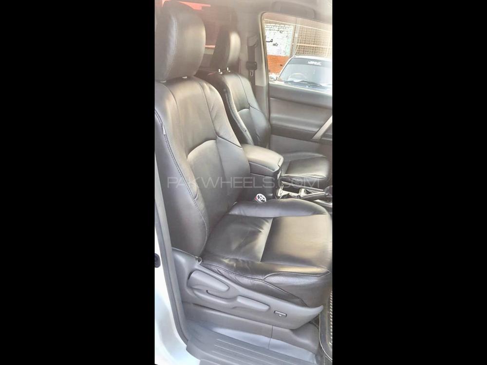 Toyota Prado 2009 for Sale in Peshawar Toyota Prado 2009 for Sale in Peshawar Image-5