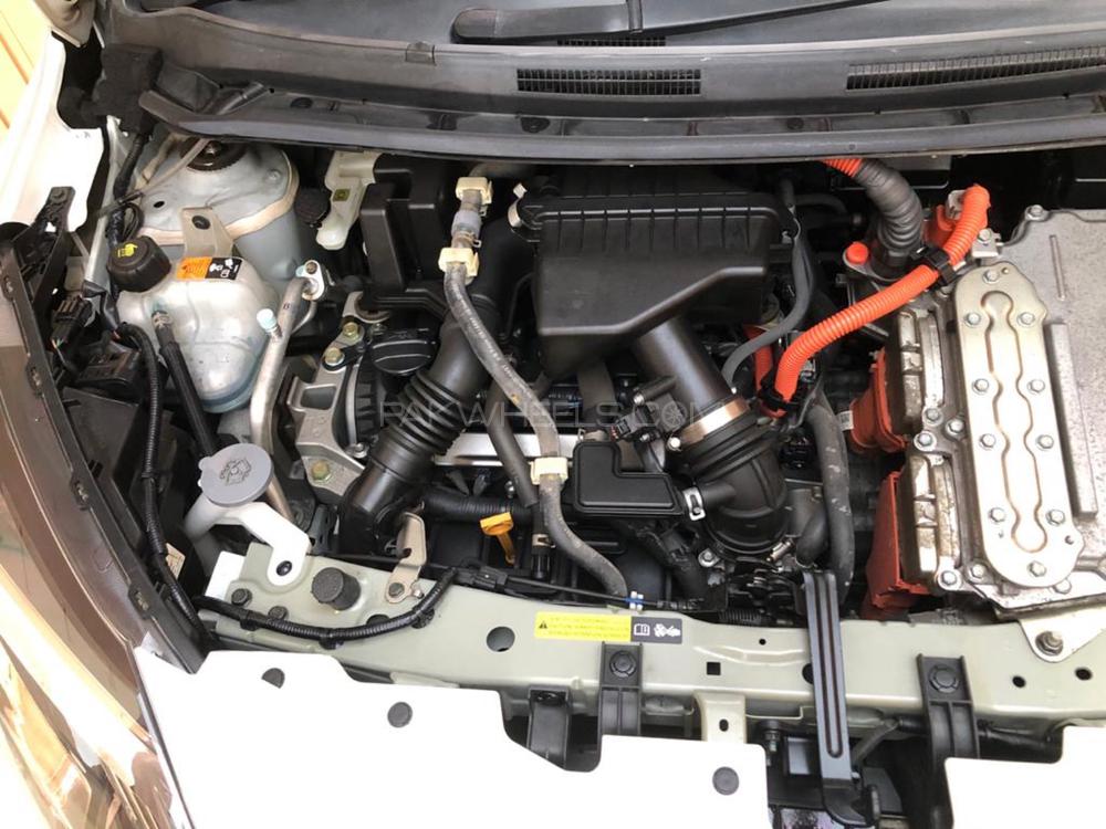 Nissan Note 2017 for Sale in Multan Nissan Note 2017 for Sale in Multan Image-9