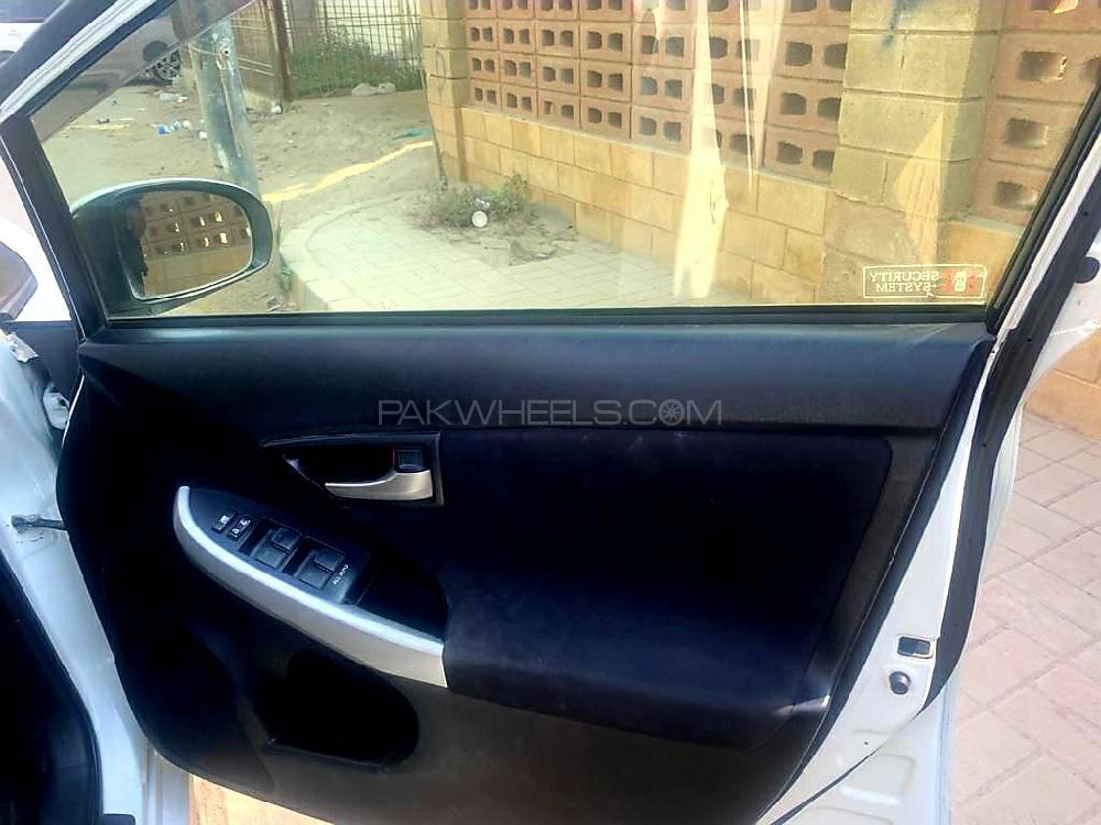 ٹویوٹا پریوس 2014 for Sale in کراچی ٹویوٹا پریوس 2014 for Sale in کراچی Image-7