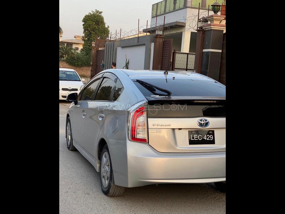 Toyota Prius 2012 for Sale in Peshawar Toyota Prius 2012 for Sale in Peshawar Image-4