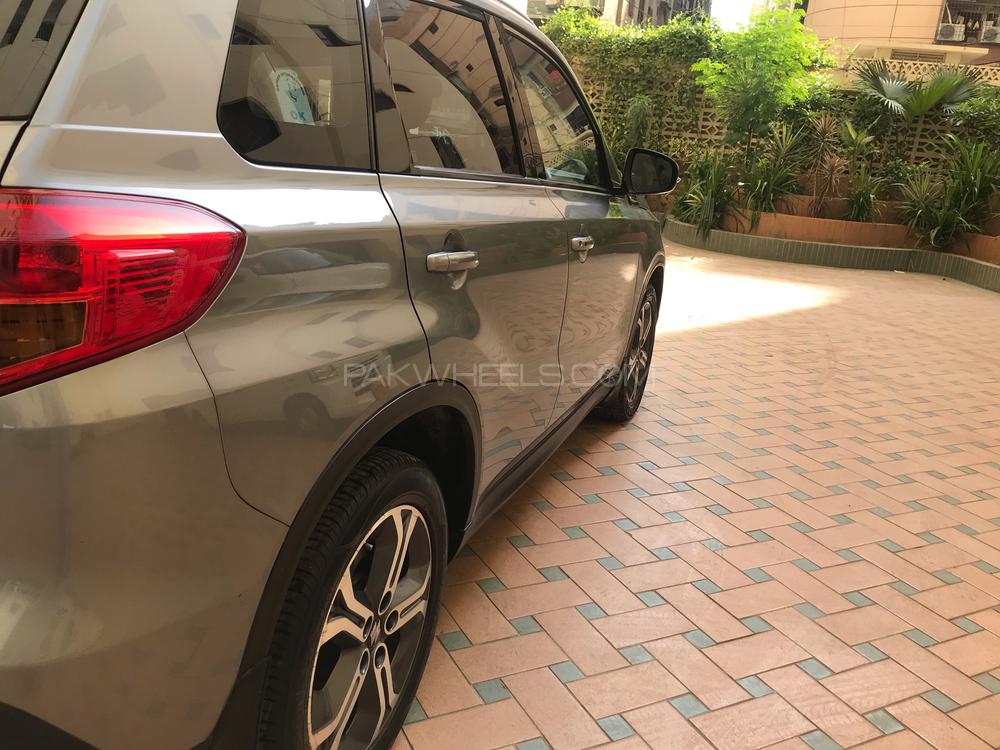 Suzuki Vitara 2017 for Sale in Karachi Suzuki Vitara 2017 for Sale in Karachi Image-3