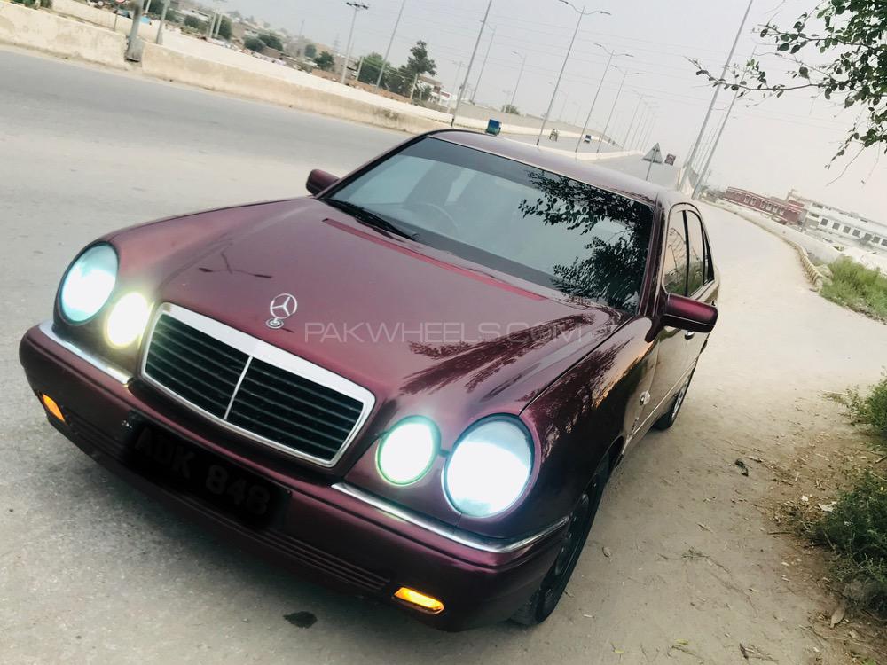 Mercedes Benz E Class 1998 for Sale in Peshawar Image-1