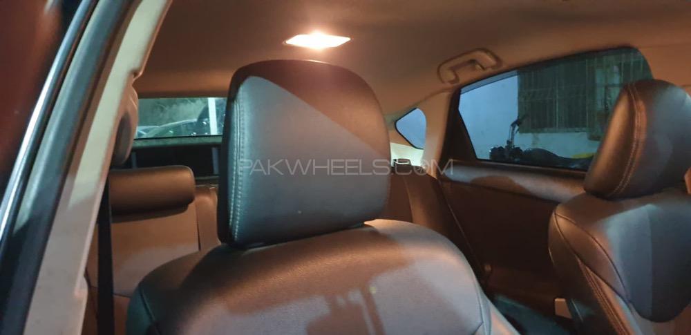 Toyota Prius 2015 for Sale in Karachi Toyota Prius 2015 for Sale in Karachi Image-6
