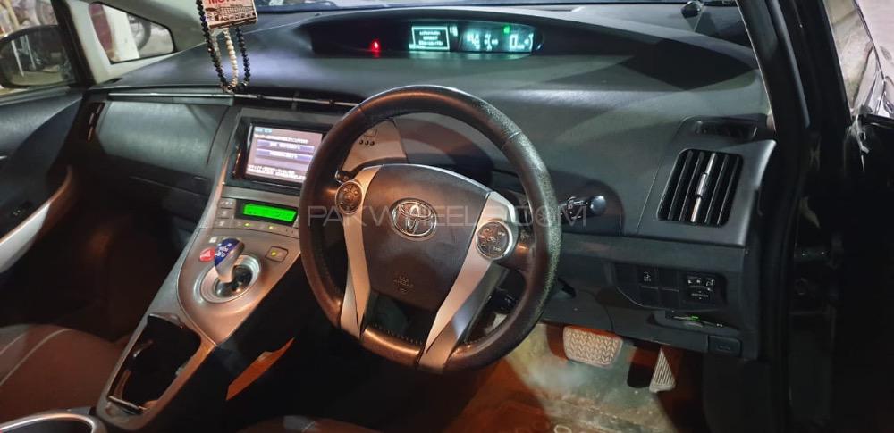 Toyota Prius 2015 for Sale in Karachi Toyota Prius 2015 for Sale in Karachi Image-7