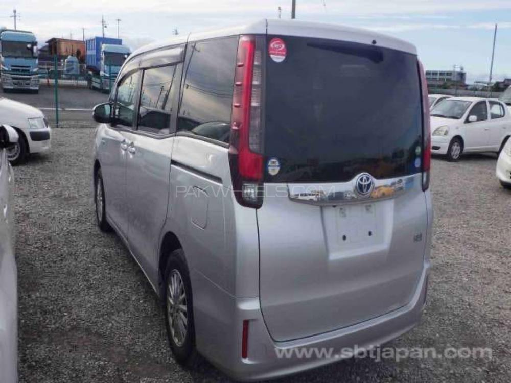 Toyota Noah 2015 for Sale in Multan Image-1