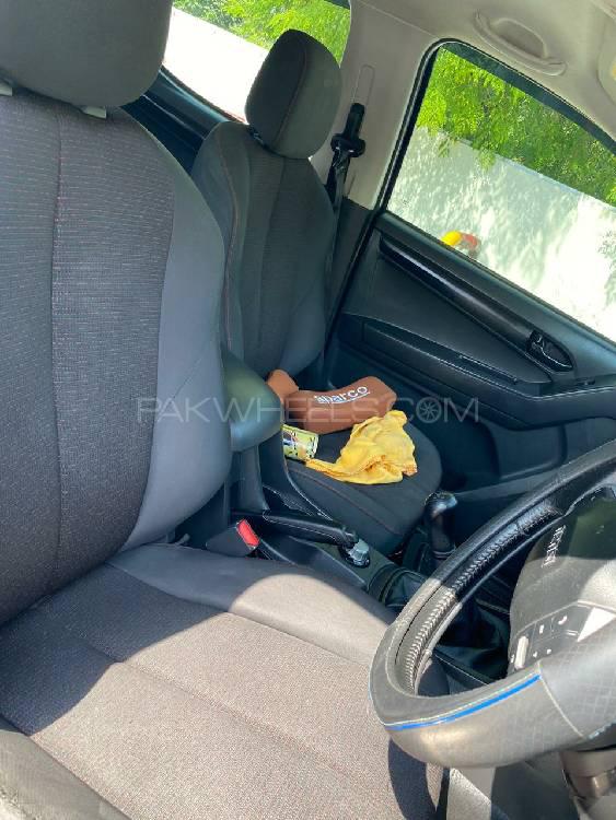 Isuzu D-Max 2015 for Sale in Jhelum Isuzu D-Max 2015 for Sale in Jhelum Image-6