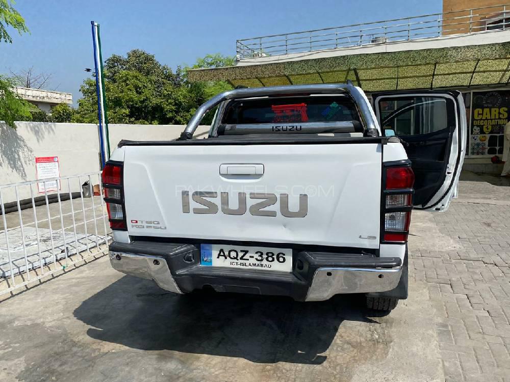 Isuzu D-Max 2015 for Sale in Jhelum Isuzu D-Max 2015 for Sale in Jhelum Image-4