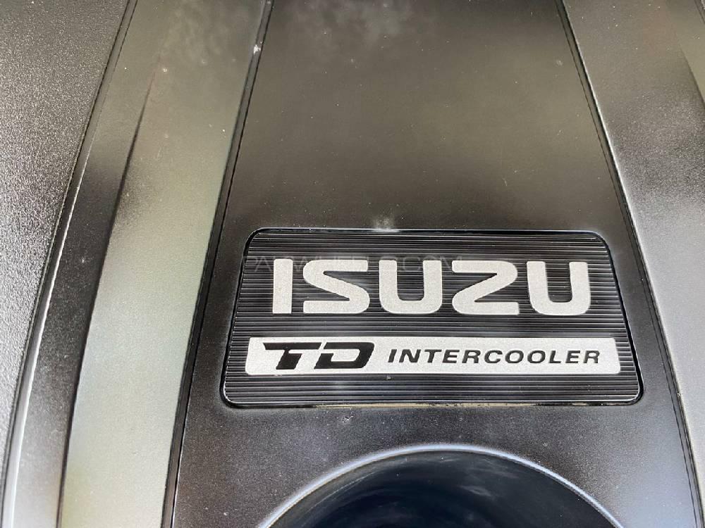 Isuzu D-Max 2015 for Sale in Jhelum Isuzu D-Max 2015 for Sale in Jhelum Image-17