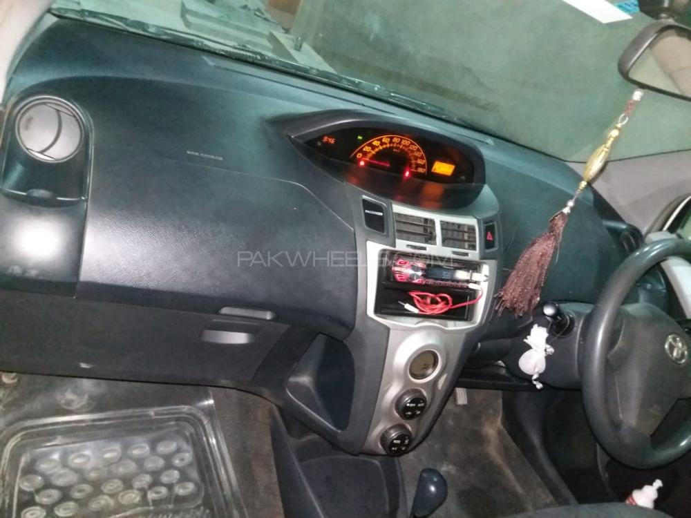 Toyota Vitz 2009 for Sale in Quetta Image-1