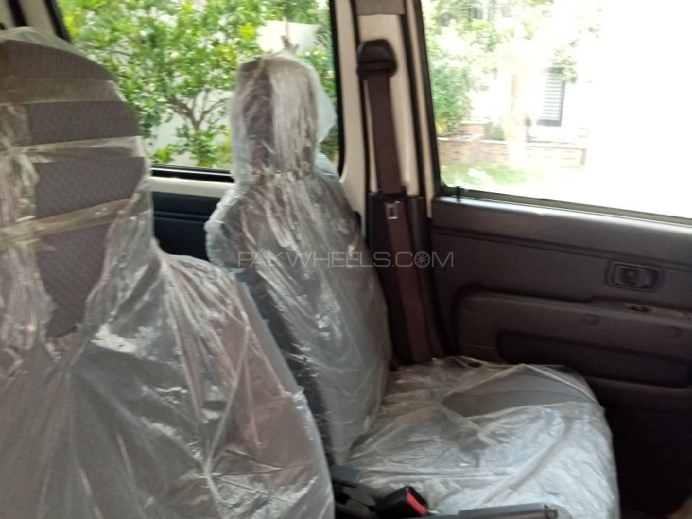 Daihatsu Hijet 2010 for Sale in Lahore Daihatsu Hijet 2010 for Sale in Lahore Image-4