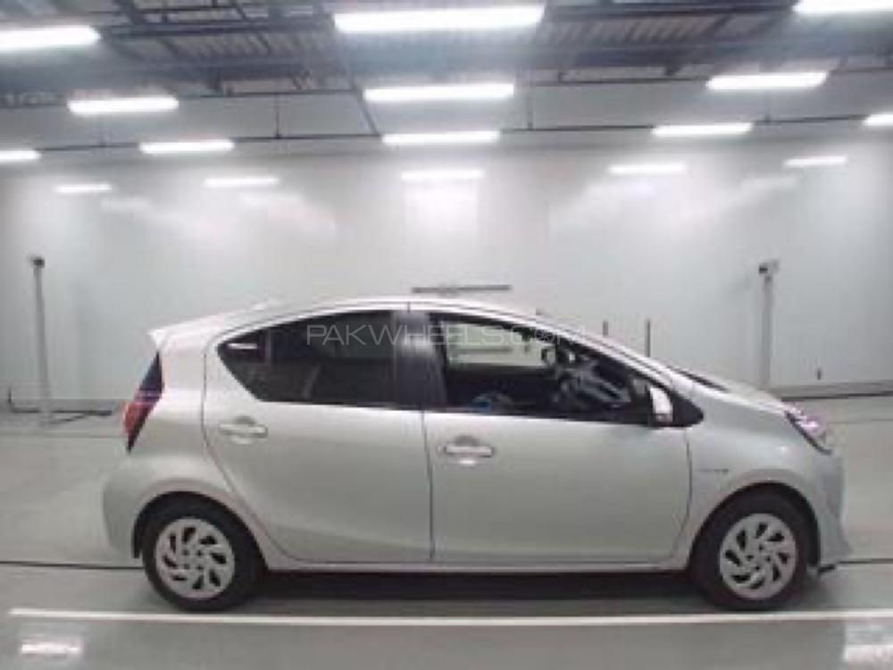 Toyota Aqua 2017 for Sale in Peshawar Toyota Aqua 2017 for Sale in Peshawar Image-12