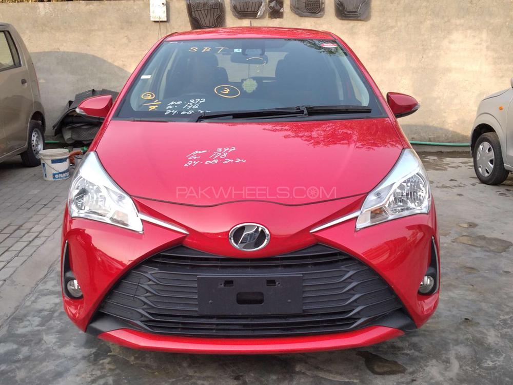 Toyota Vitz 2017 for Sale in Lahore Image-1