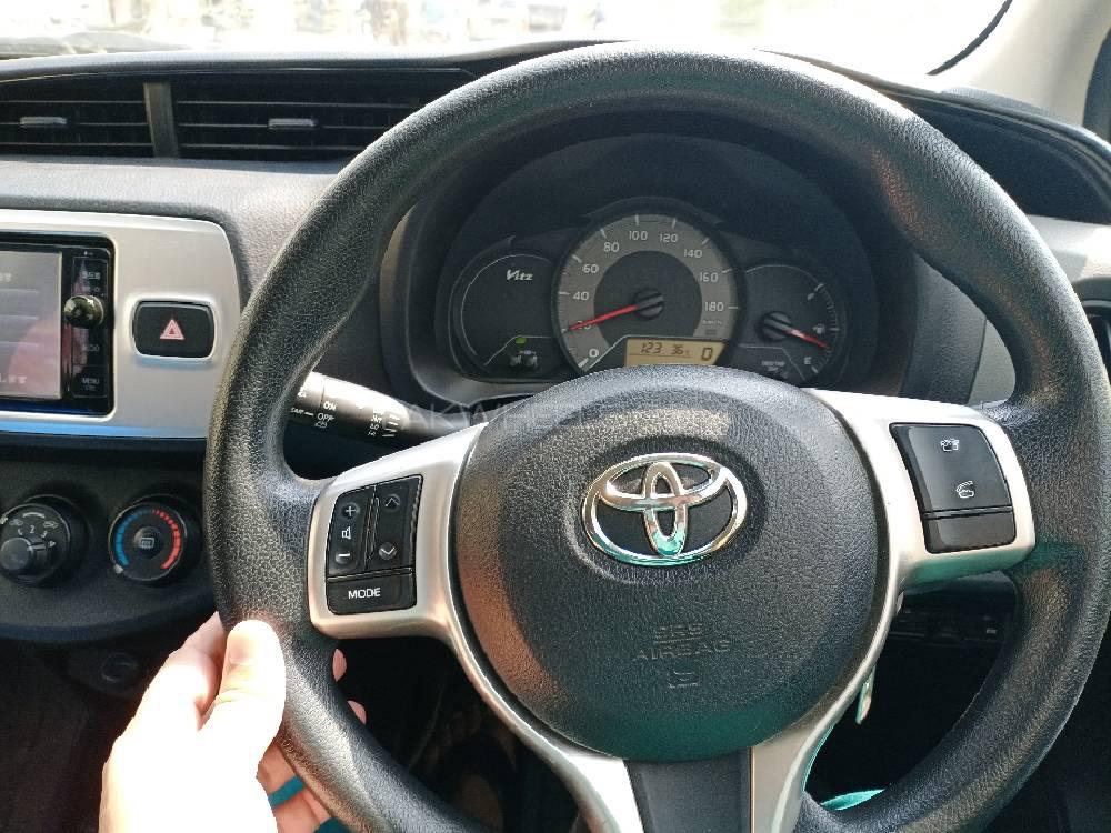 Toyota Vitz 2015 for Sale in Bahawalpur Toyota Vitz 2015 for Sale in Bahawalpur Image-4