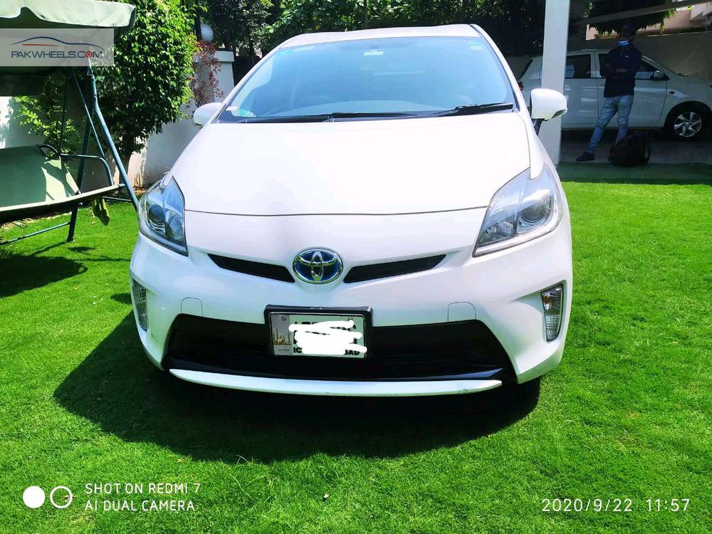 Toyota Prius 2014 for Sale in Lahore Image-1
