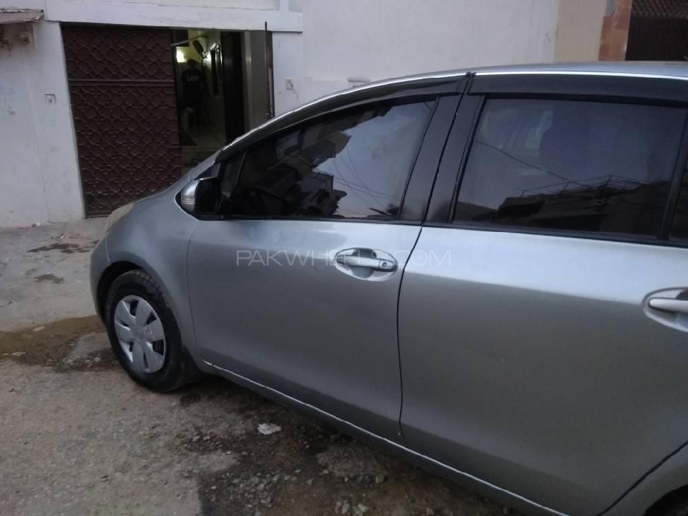 Toyota Vitz 2009 for Sale in Karachi Image-1