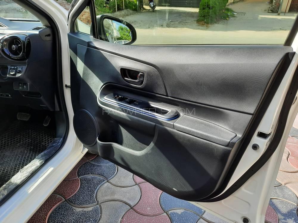 Toyota Aqua 2016 for Sale in Bahawalpur Toyota Aqua 2016 for Sale in Bahawalpur Image-13