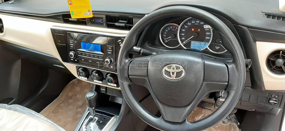 Toyota Corolla 2018 for Sale in Peshawar Toyota Corolla 2018 for Sale in Peshawar Image-9