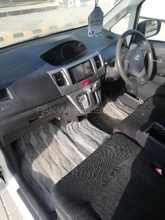 Daihatsu Move 2011 for Sale in Lahore Daihatsu Move 2011 for Sale in Lahore Image-9