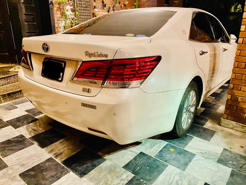Toyota Crown 2014 for Sale in Islamabad Toyota Crown 2014 for Sale in Islamabad Image-5