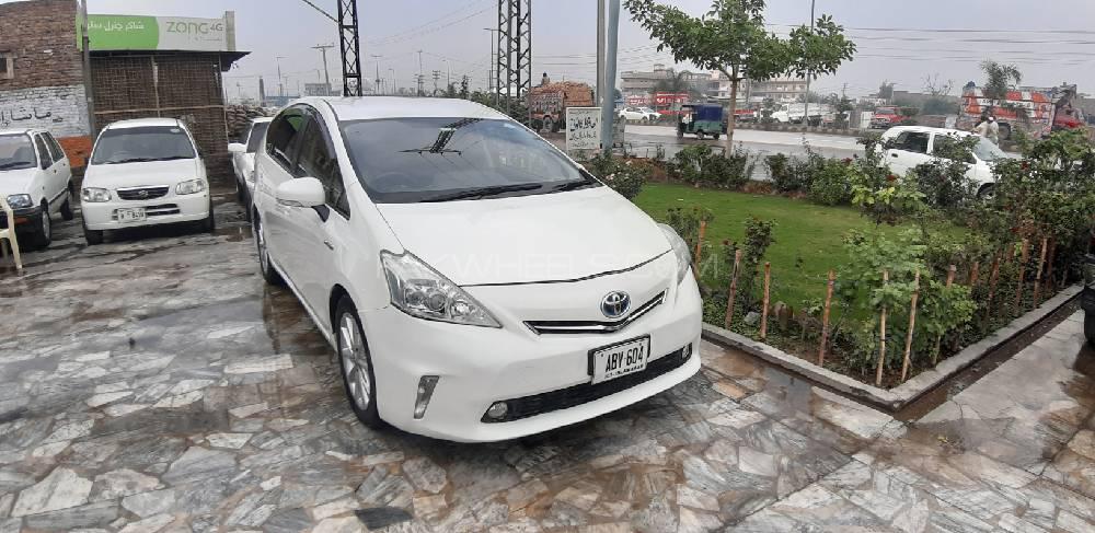 Toyota Prius Alpha 2013 for Sale in Peshawar Toyota Prius Alpha 2013 for Sale in Peshawar Image-8