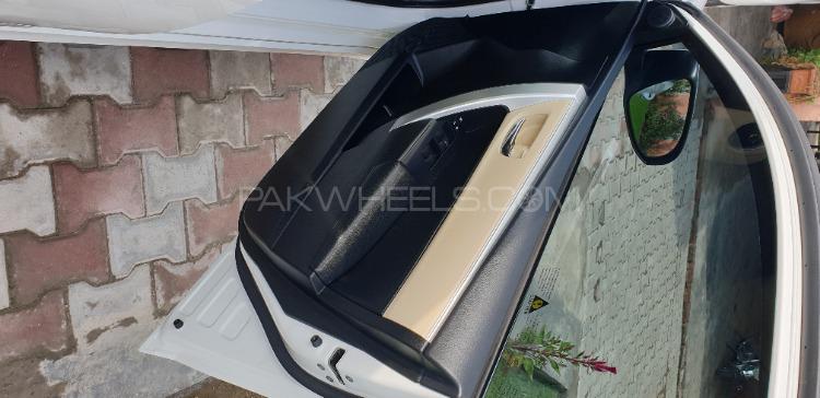 Toyota Corolla 2020 for Sale in Peshawar Toyota Corolla 2020 for Sale in Peshawar Image-15