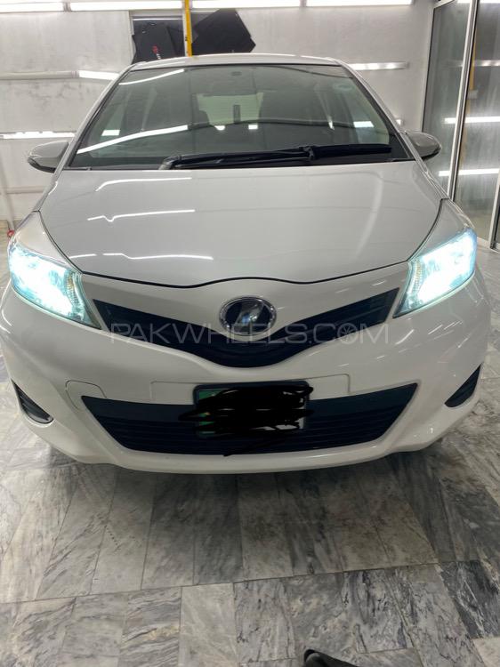Toyota Vitz 2013 for Sale in Sialkot Image-1