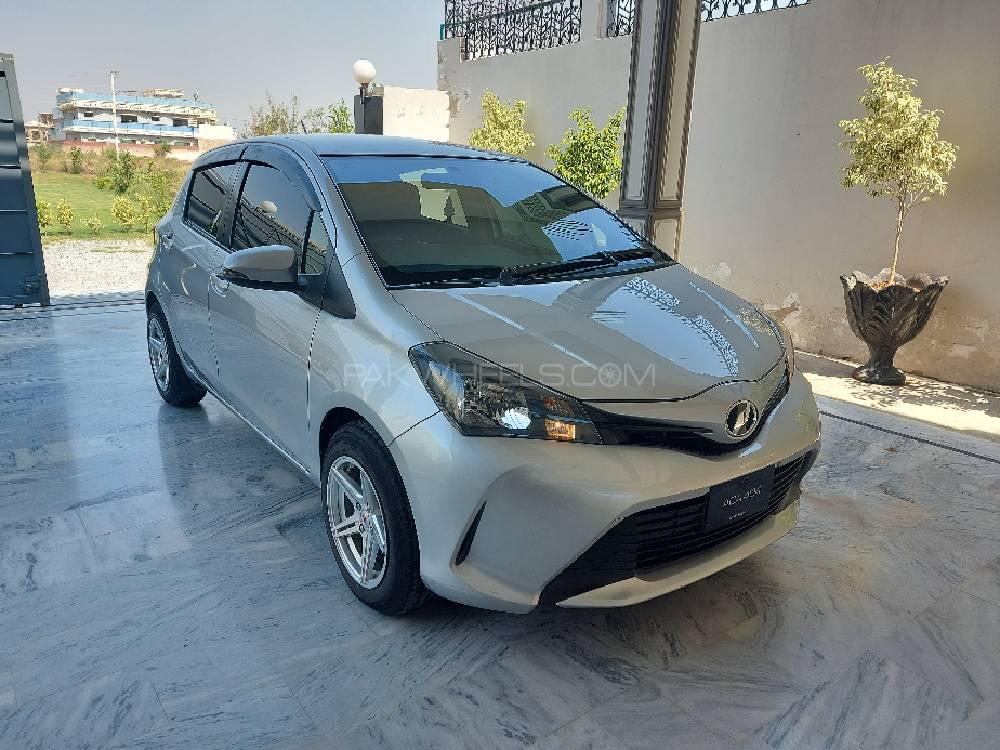 Toyota Vitz 2014 for Sale in Peshawar Image-1