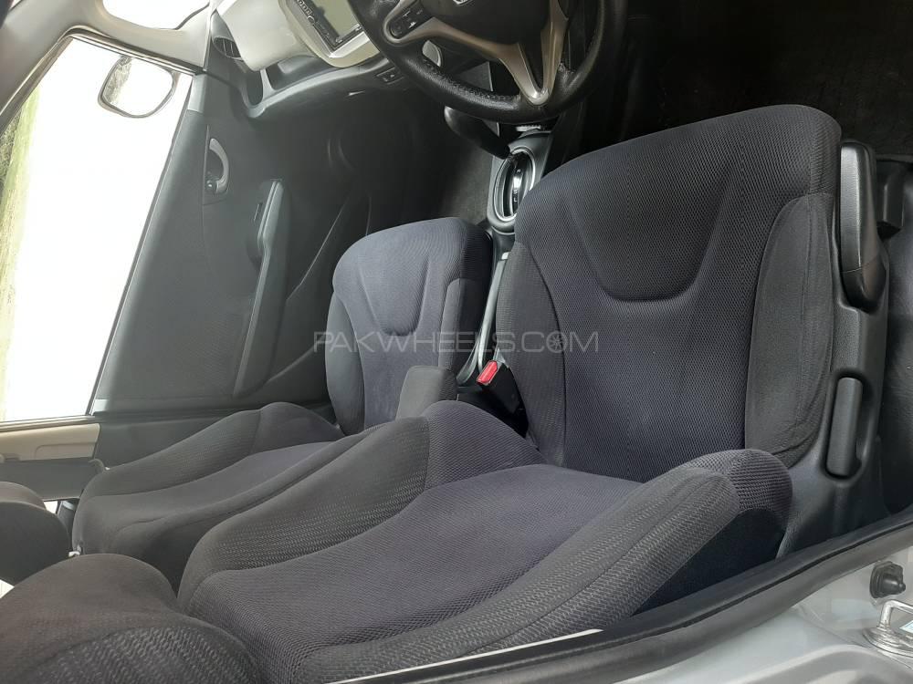 Honda Fit 2011 for Sale in Lahore Honda Fit 2011 for Sale in Lahore Image-5