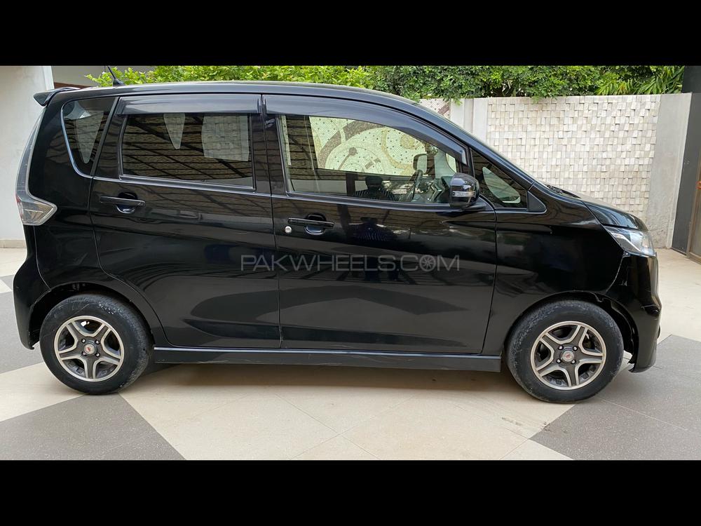 Nissan Dayz Highway Star 2013 for Sale in Lahore Nissan Dayz Highway Star 2013 for Sale in Lahore Image-4