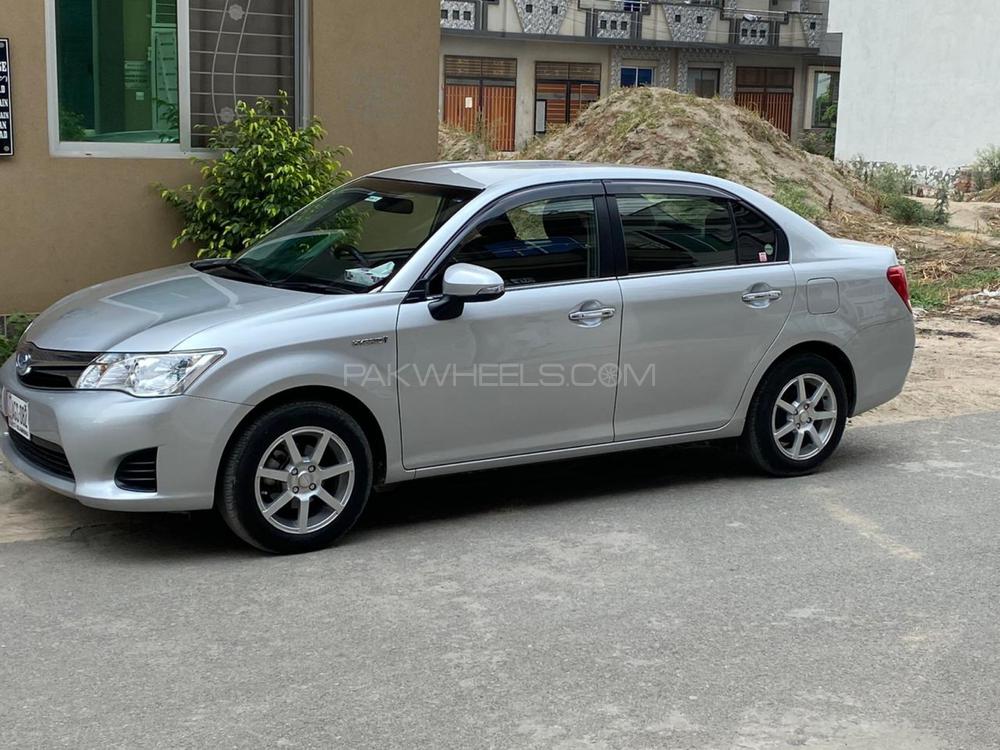 Toyota Corolla Axio 2015 for Sale in Lahore Toyota Corolla Axio 2015 for Sale in Lahore Image-2