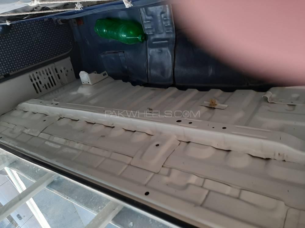 Toyota Hilux 2005 for Sale in Attock Toyota Hilux 2005 for Sale in Attock Image-11