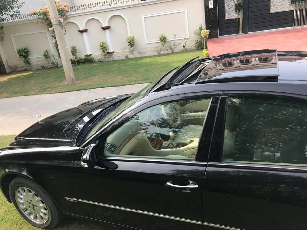 Mercedes Benz E Class 2005 for Sale in Lahore Mercedes Benz E Class 2005 for Sale in Lahore Image-10