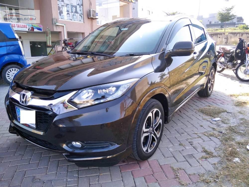 Honda Vezel 2015 for Sale in Islamabad Image-1