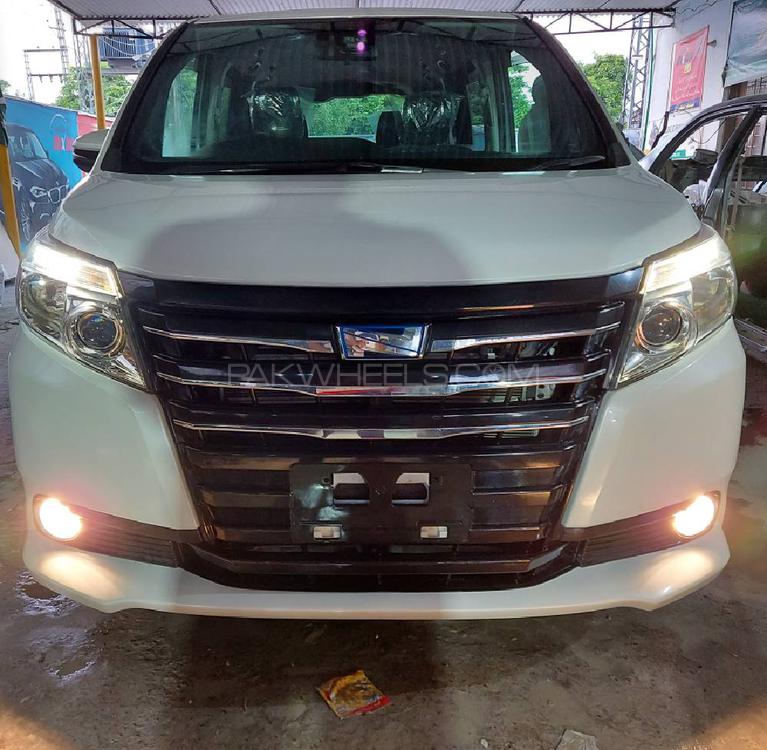 Toyota Noah 2016 for Sale in Lahore Image-1