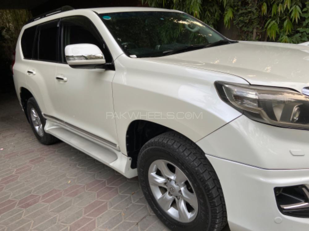 ٹویوٹا پراڈو 2010 for Sale in لاہور ٹویوٹا پراڈو 2010 for Sale in لاہور Image-3