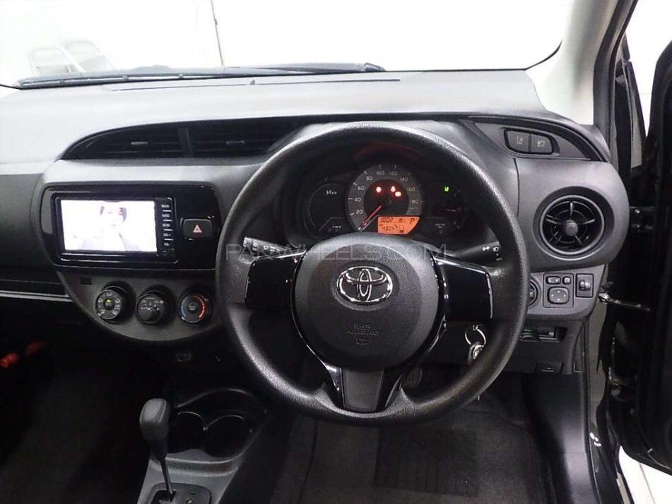 Toyota Vitz 2017 for Sale in Gujranwala Image-1