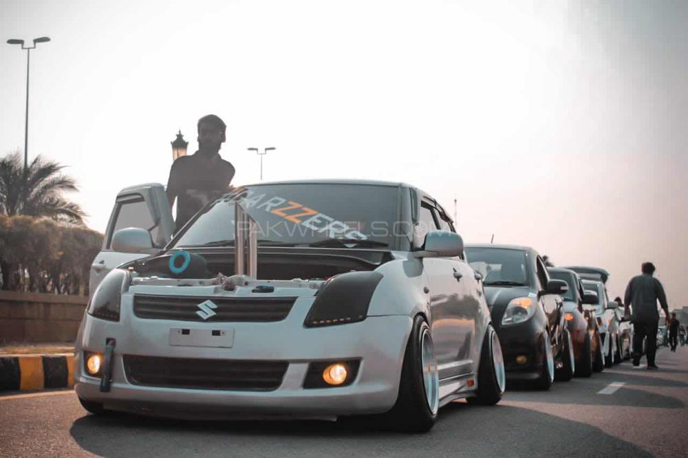 Suzuki Swift - 2013 Carzzers Suzuki Swift - 2013 Carzzers Image-5