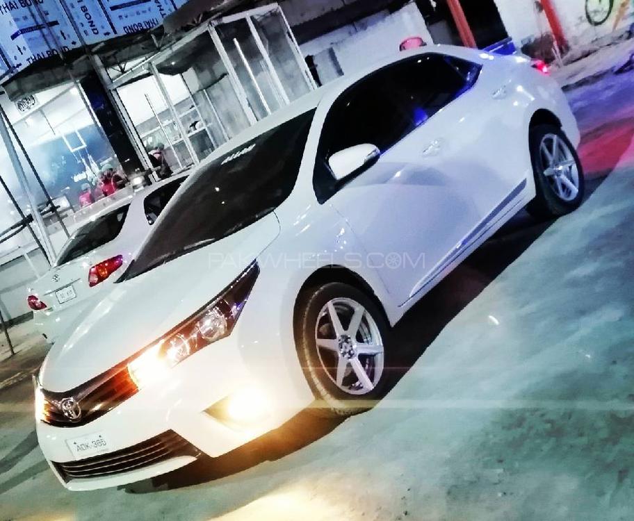 Toyota Corolla 2017 for Sale in Peshawar Image-1