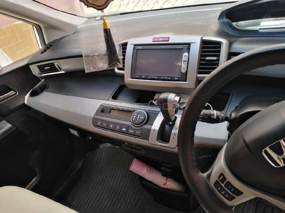 Honda Freed 2014 for Sale in Hyderabad Honda Freed 2014 for Sale in Hyderabad Image-5
