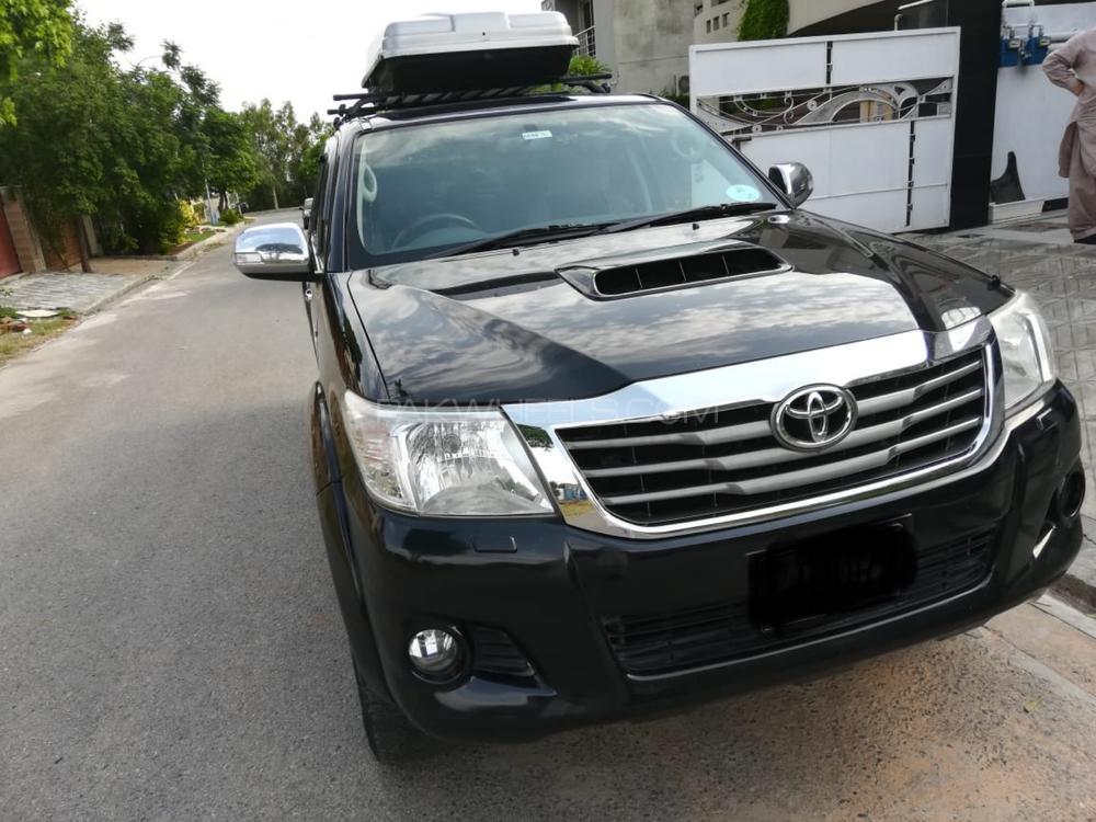 Toyota Hilux 2014 for Sale in Mardan Toyota Hilux 2014 for Sale in Mardan Image-3