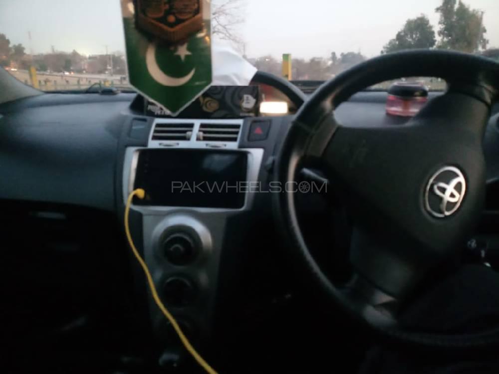 Toyota Vitz 2005 for Sale in Nowshera cantt Toyota Vitz 2005 for Sale in Nowshera cantt Image-4