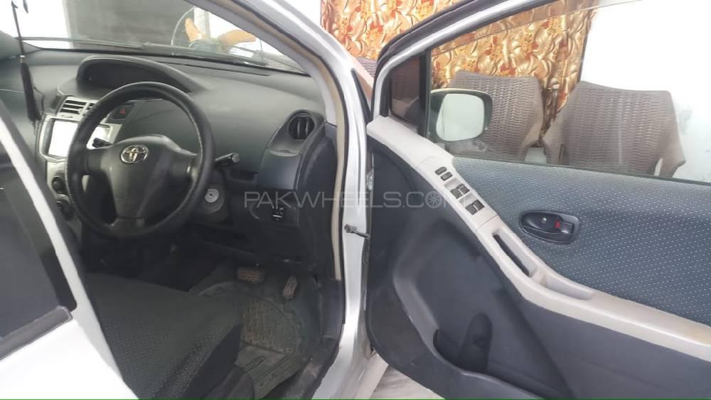 Toyota Vitz 2005 for Sale in Nowshera cantt Toyota Vitz 2005 for Sale in Nowshera cantt Image-9