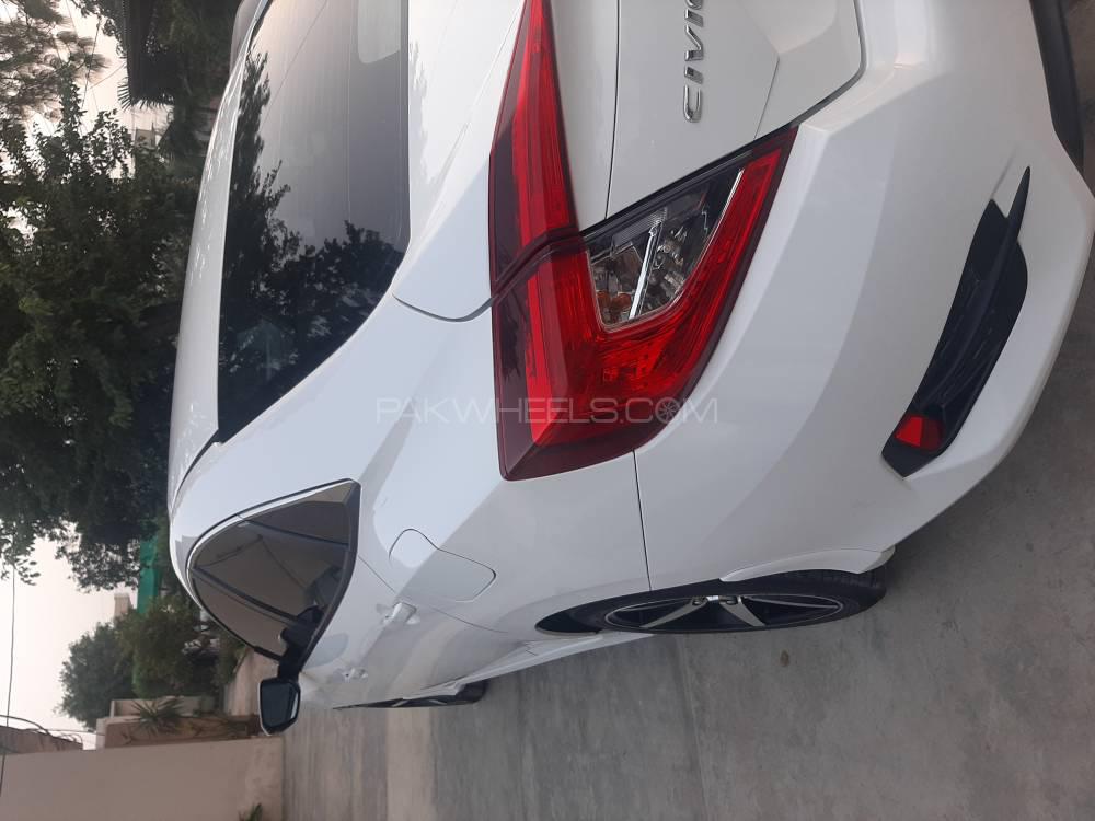 Honda Civic 2019 for Sale in Peshawar Honda Civic 2019 for Sale in Peshawar Image-7