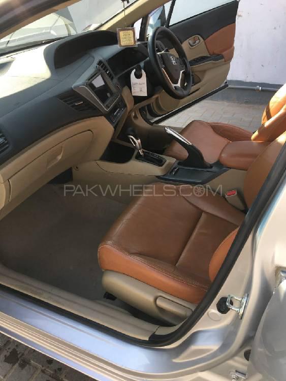 Honda Civic 2016 for Sale in Hyderabad Honda Civic 2016 for Sale in Hyderabad Image-6
