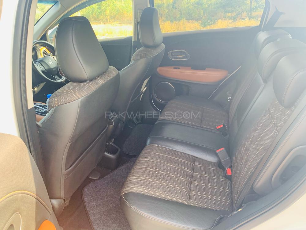 Honda Vezel 2015 for Sale in Islamabad Honda Vezel 2015 for Sale in Islamabad Image-12