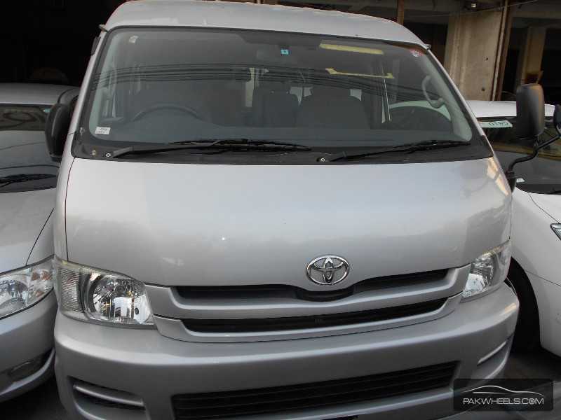 Toyota Hiace 2009 for Sale in Karachi Image-1