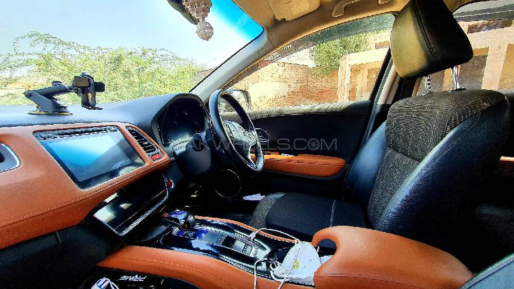 Honda Vezel 2014 for Sale in Multan Honda Vezel 2014 for Sale in Multan Image-10