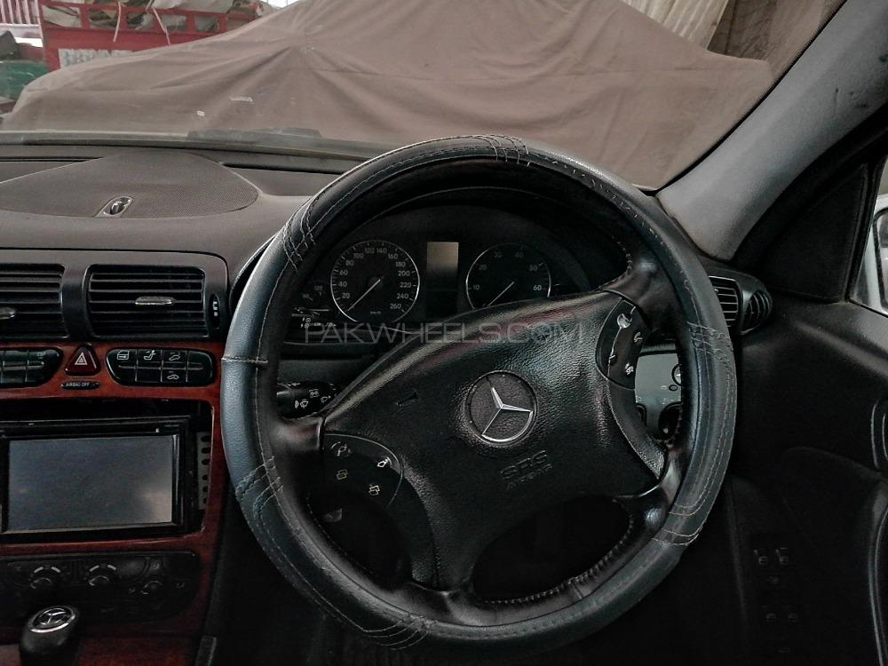 Mercedes Benz C Class 2002 for Sale in Lahore Image-1