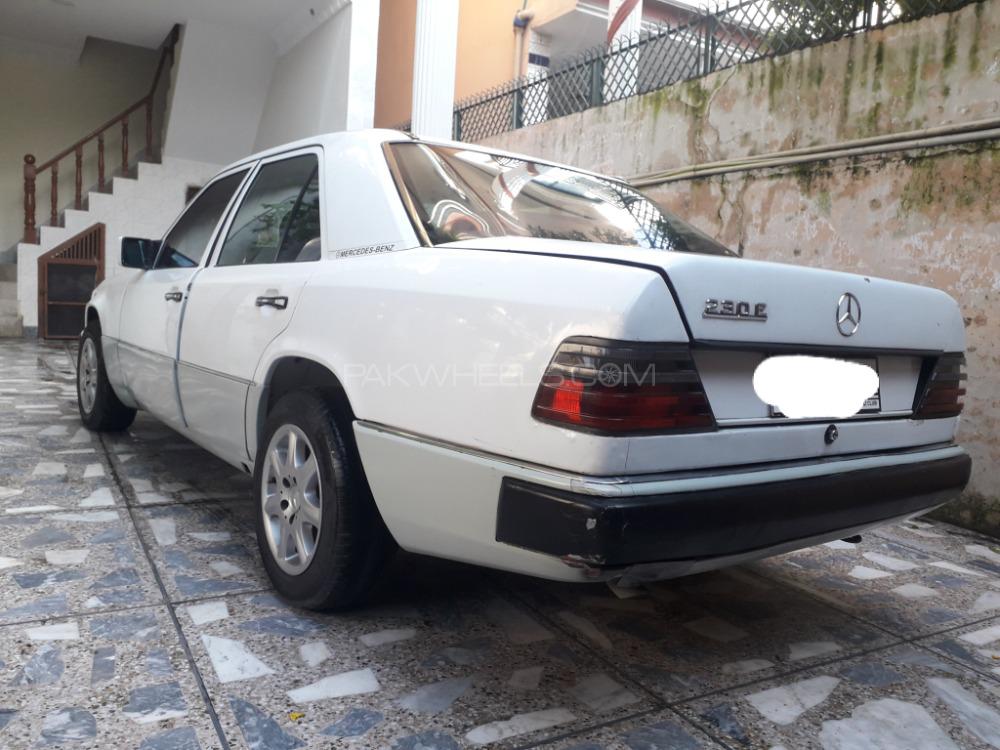Mercedes Benz 200 D 1990 for Sale in Rawalpindi Mercedes Benz 200 D 1990 for Sale in Rawalpindi Image-6