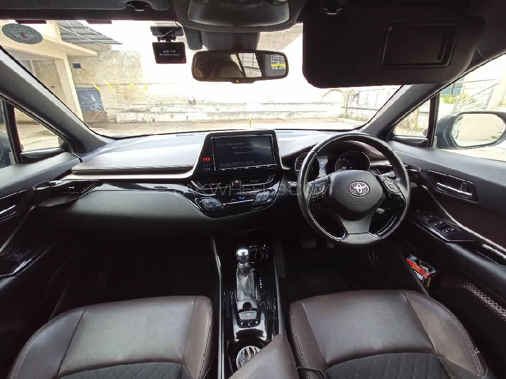 Toyota C-HR - 2017 Mini cruiser Toyota C-HR - 2017 Mini cruiser Image-5